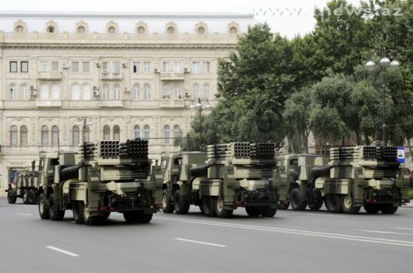 Закупки Азербайджаном вооружений превысили закупки Армении в 20 раз: доклад