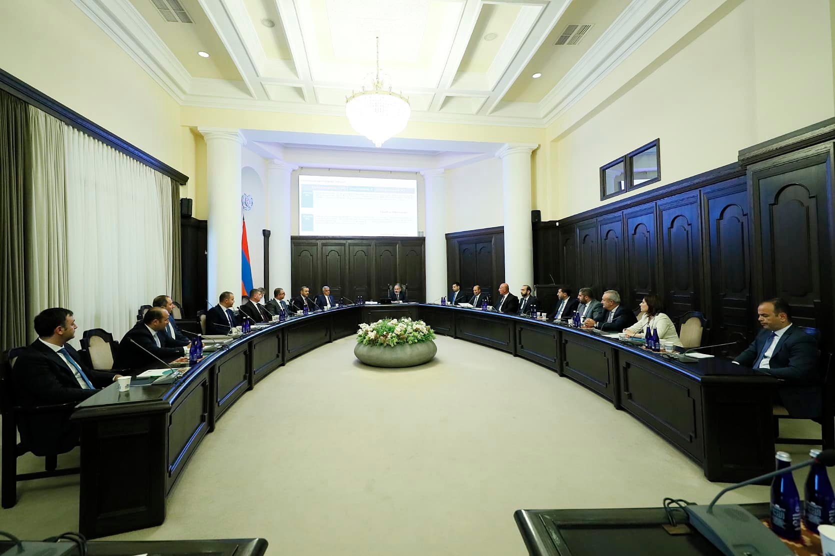 Правительствео Армении во второй раз за день перенесло проведение заседания
