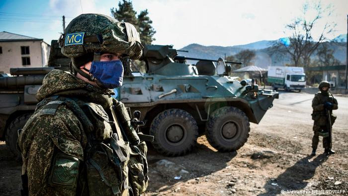 Российские военные успокоили сложную ситуацию в Карабахе - Шойгу
