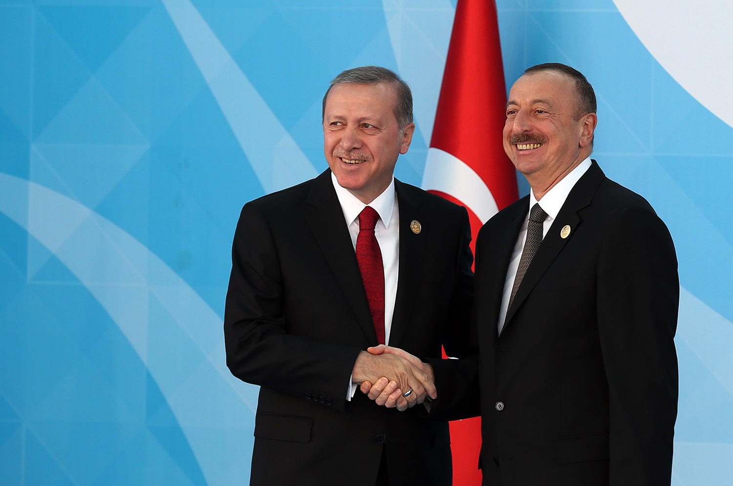 Алиев - Эрдогану: мы и впредь будем рядом с Турцией во всех вопросах