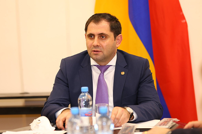 Вице-премьер Армении отбудет в Россию 
