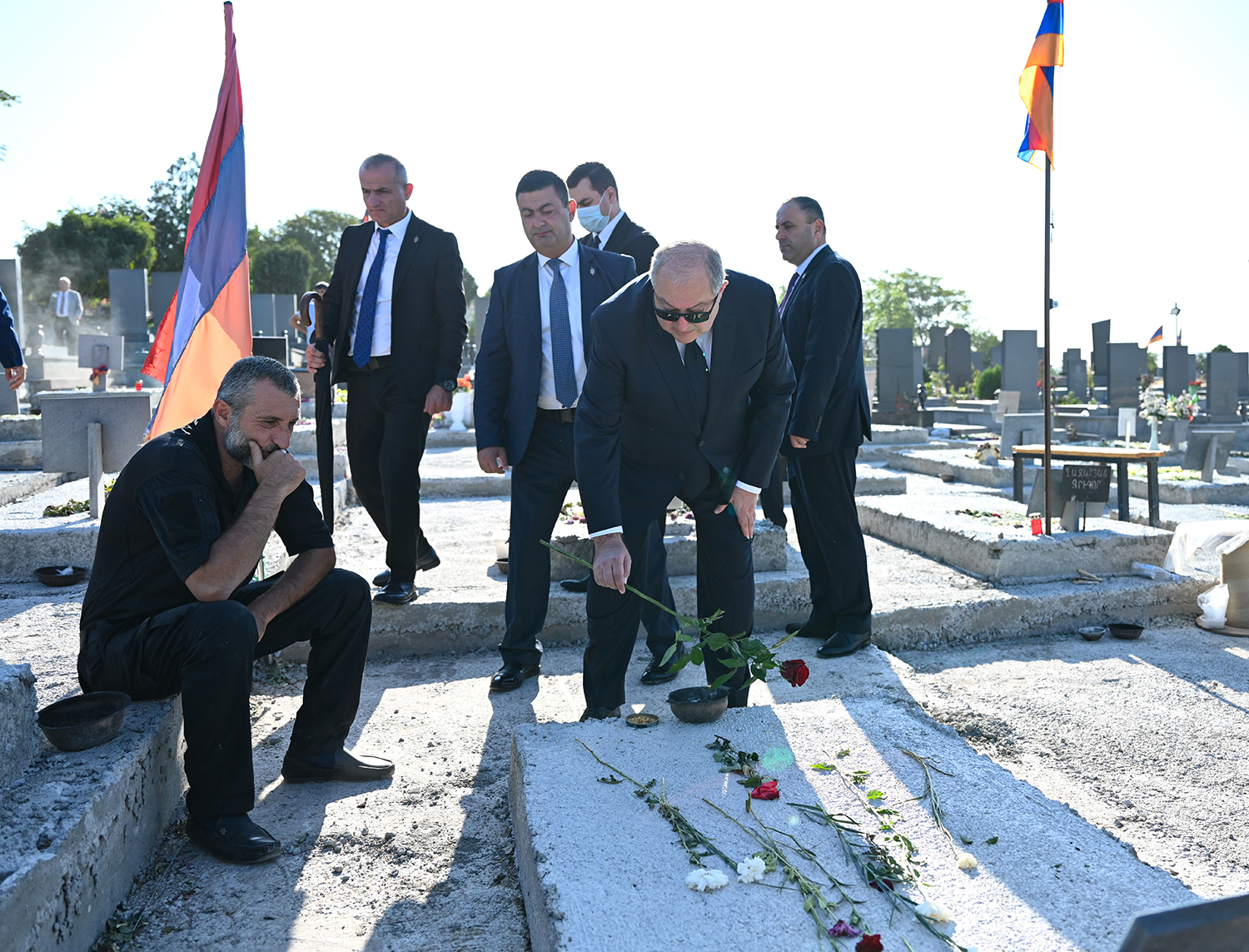 Президент Армен Саркисян в пантеоне «Ераблур» воздал дань уважения памяти героев