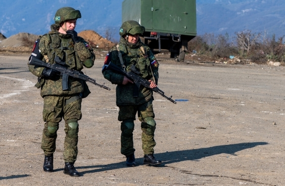 Российский миротворец получил ранение при подрыве мины в Карабахе