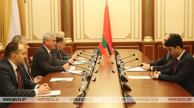 Беларусь готова участвовать в обновлении парка пассажирского транспорта Армении