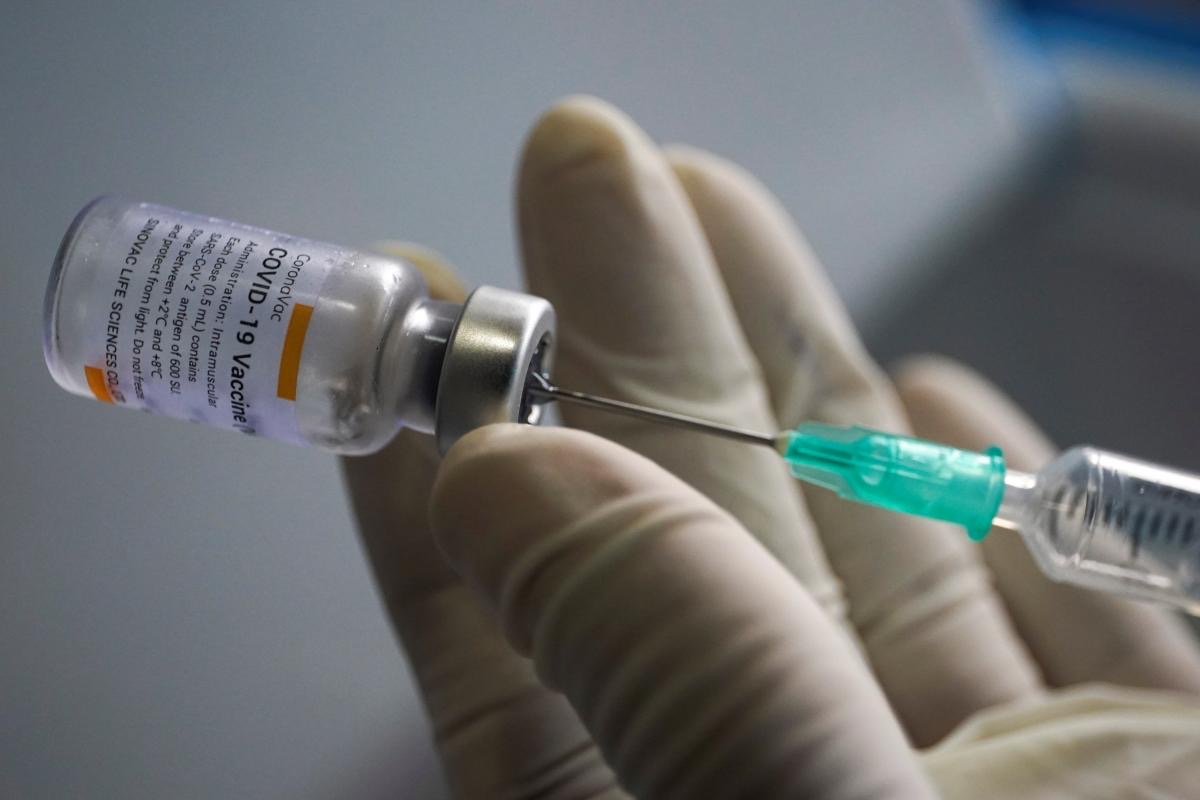 Грузия получила в подарок от Китая 100 тыс. доз вакцины Sinovac