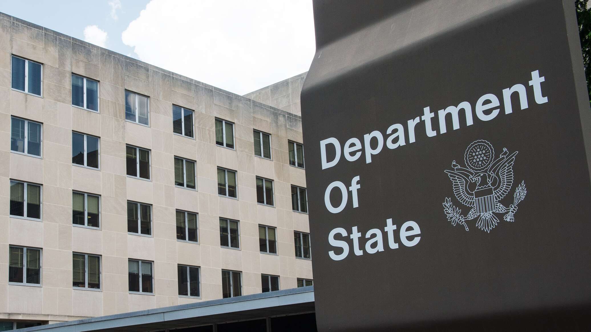 США хотят закрыть пять зарубежных диппредставительств