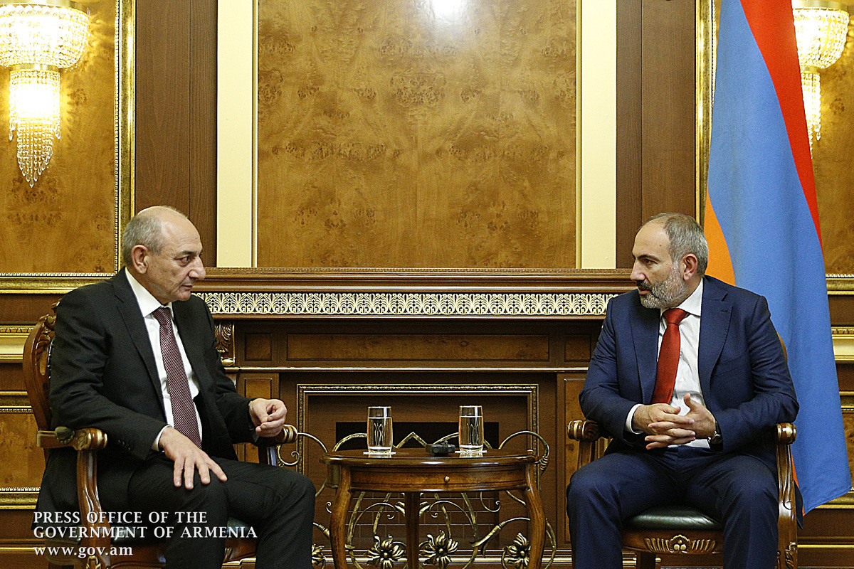 Пашинян с бывшими президентами Арцаха обсудил шаги по противодействию агрессии Баку