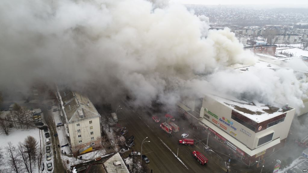 Как начинался ад: опубликованы кадры первых минут пожара в кемеровском ТЦ