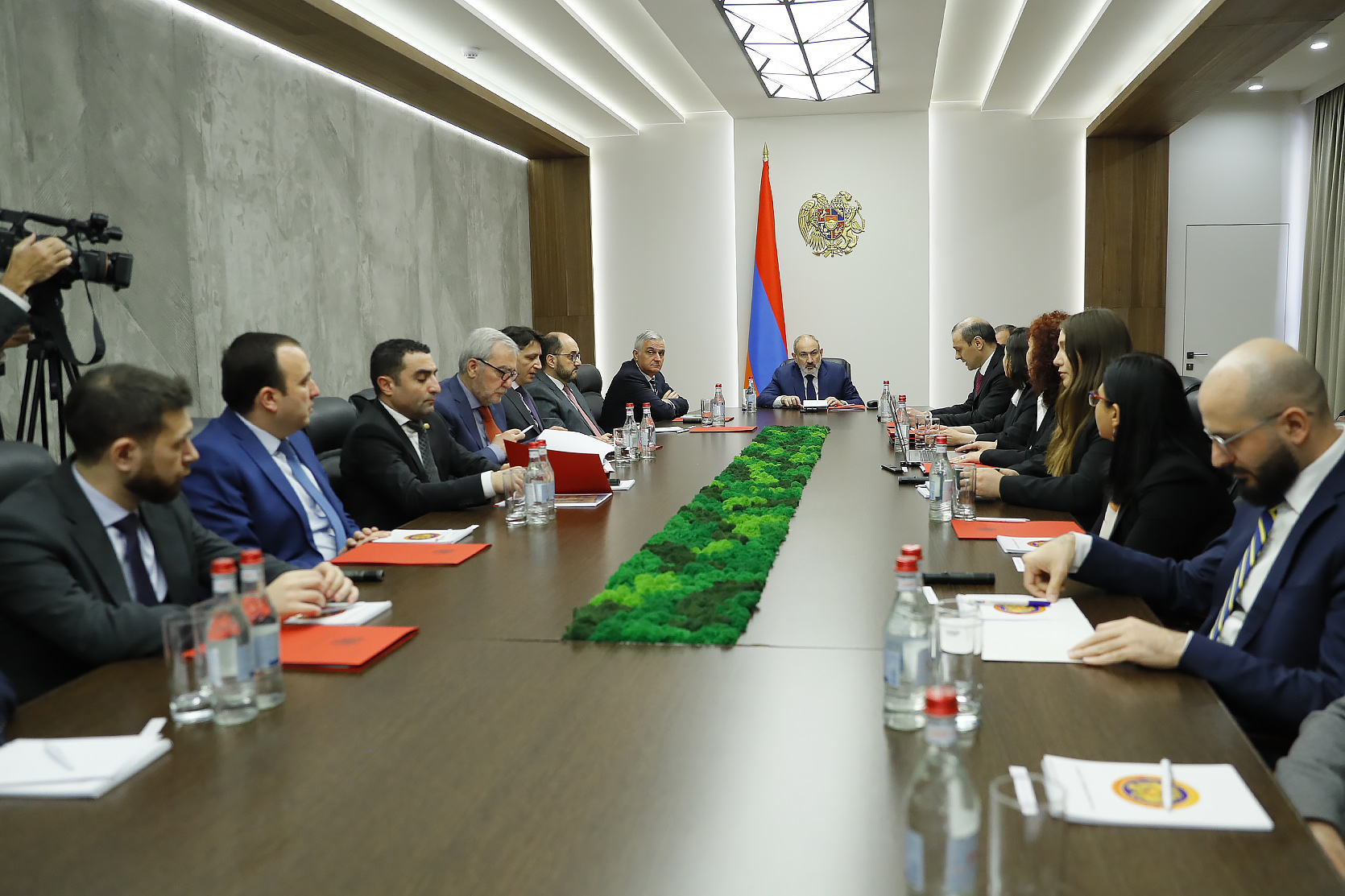 Никол Пашинян посетил офис Совета безопасности 