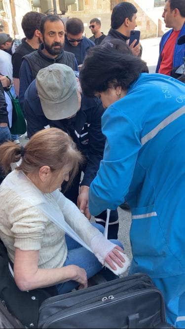 Полицейские сломали руку 77-летней Джульетте Ованнисян