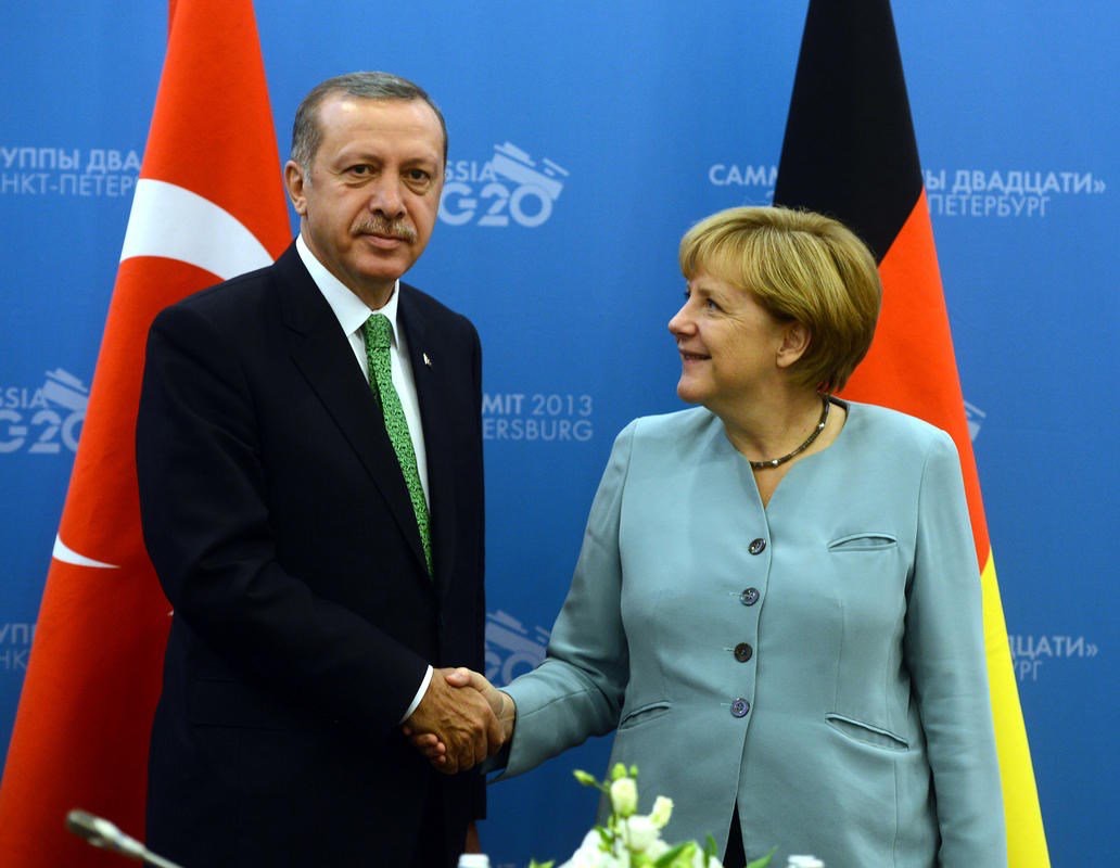 Эрдоган назвал «самоубийством» запрет ФРГ на его выступление перед немецкими турками