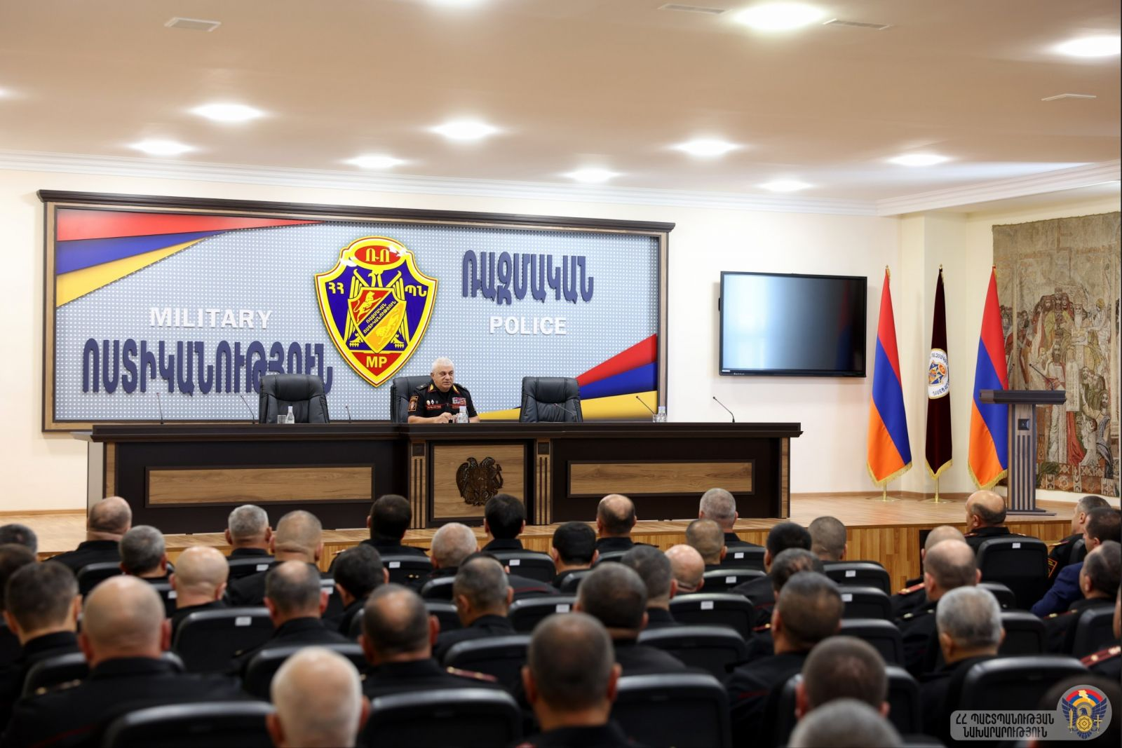 Арам Ованнисян провел совещание с личным составом военной полиции