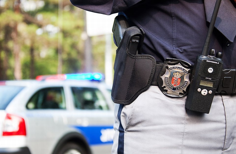 Вооруженный грабитель захватил заложников в центре Тбилиси