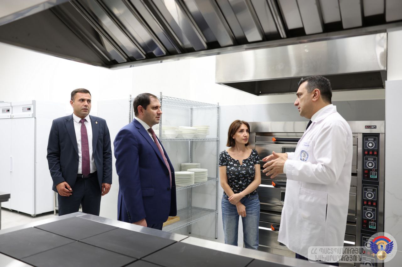 Սուրեն Պապիկյանն այցելել է «Զինվորի տուն» վերականգնողական կենտրոն
