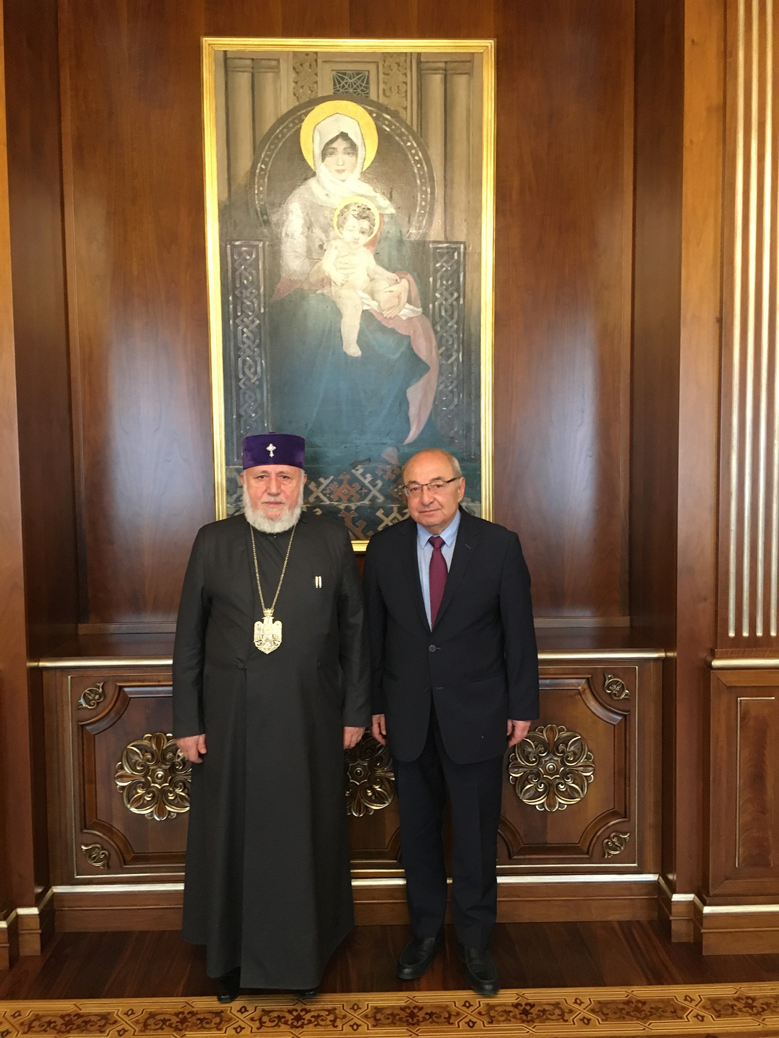 Католикос Всех армян встретился с Вазгеном Манукяном