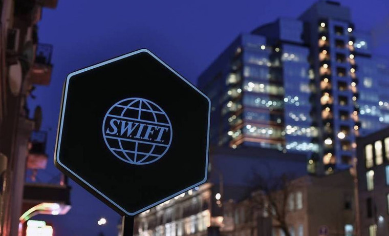 Китай отказался поддерживать отключение России от SWIFT