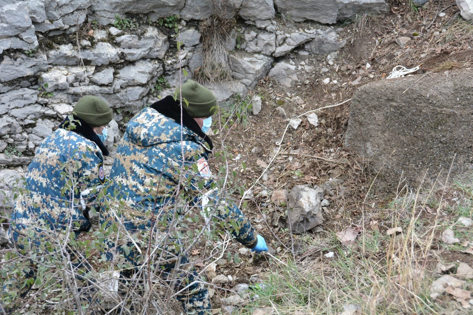 В Гадрутском районе обнаружены останки еще двух армянских военнослужащих
