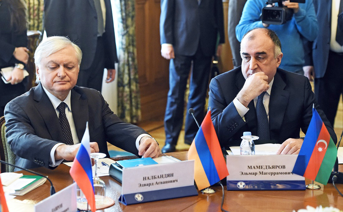Армения обсуждает с Азербайджаном возврат части территорий вокруг Карабаха - МИД