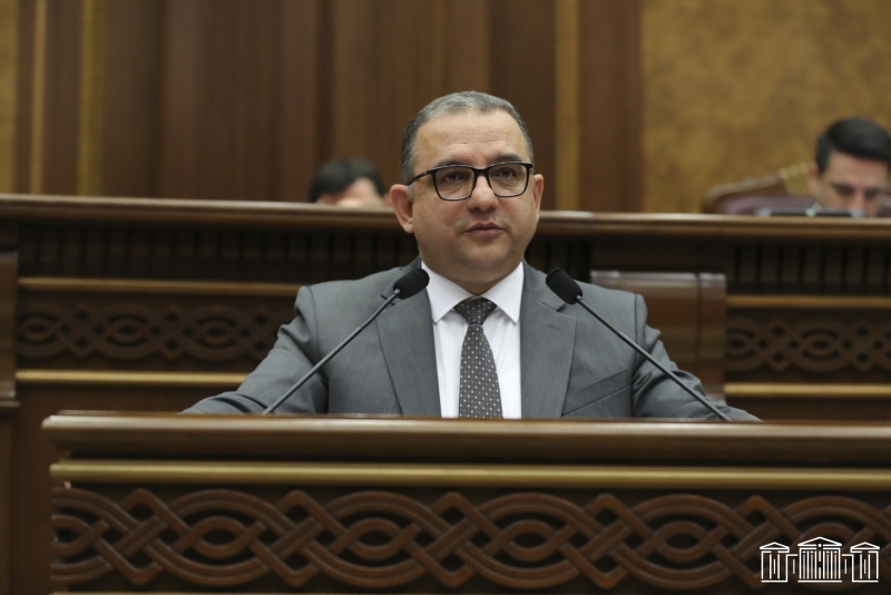 Дефицит госбюджета Армении останется в пределах надежного управления - министр