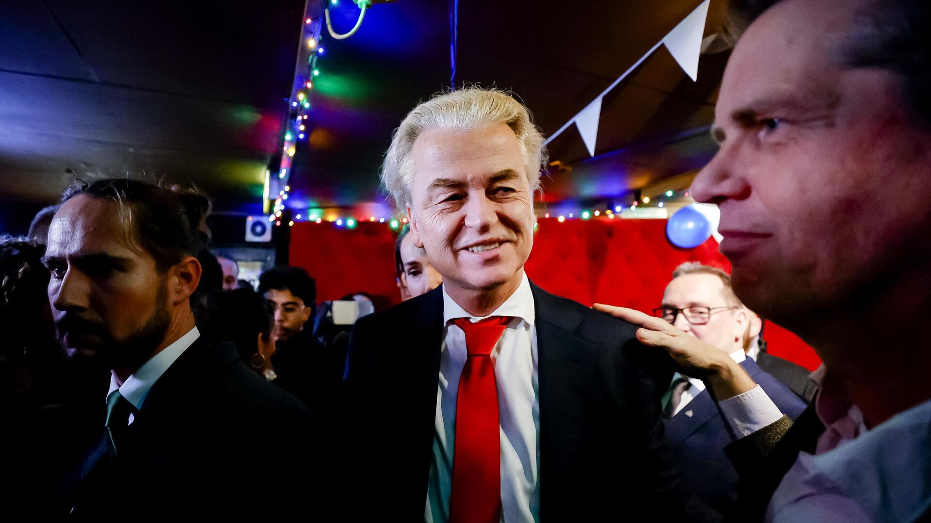 Партия свободы Нидерландов побеждает на выборах, выступая против санкций против России