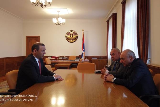 Бако Саакян и секретарь Совбеза Армении обсудили вопросы в сфере безопасности