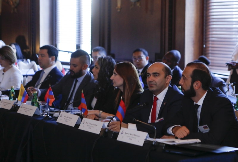 Парламентская делегация Армении в Вашингтоне приняла участие в работах Форума лидеров