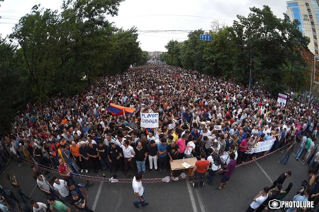 Полиция не предпримет действия против митингующих в Ереване 