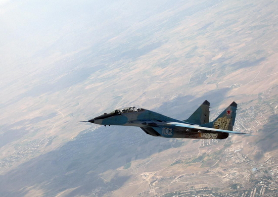 Экипажи МиГ-29 ЮВО отработали элементы сложного и высшего пилотажа в небе Армении