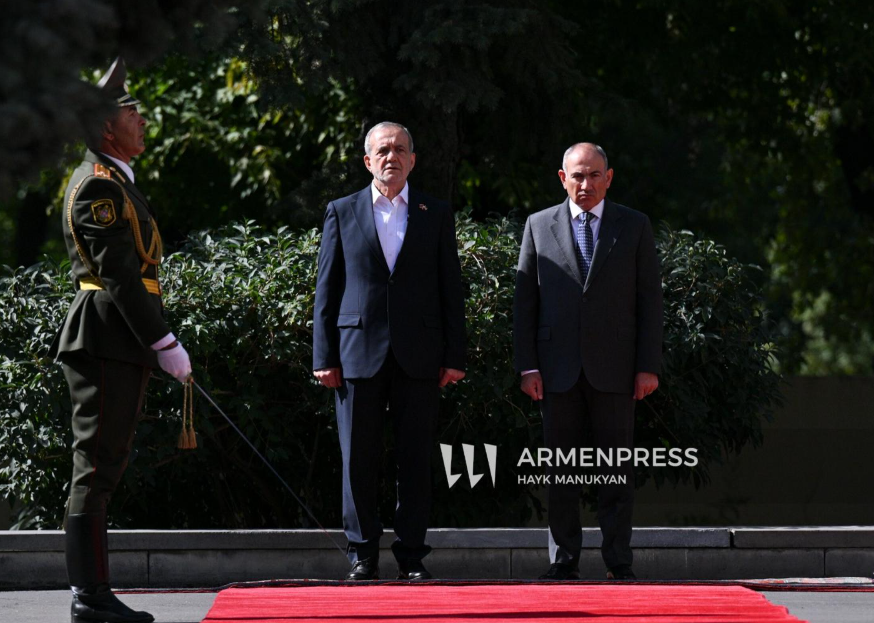 Մեկնարկել է ՀՀ վարչապետի և Իրանի նախագահի առանձնազրույցը