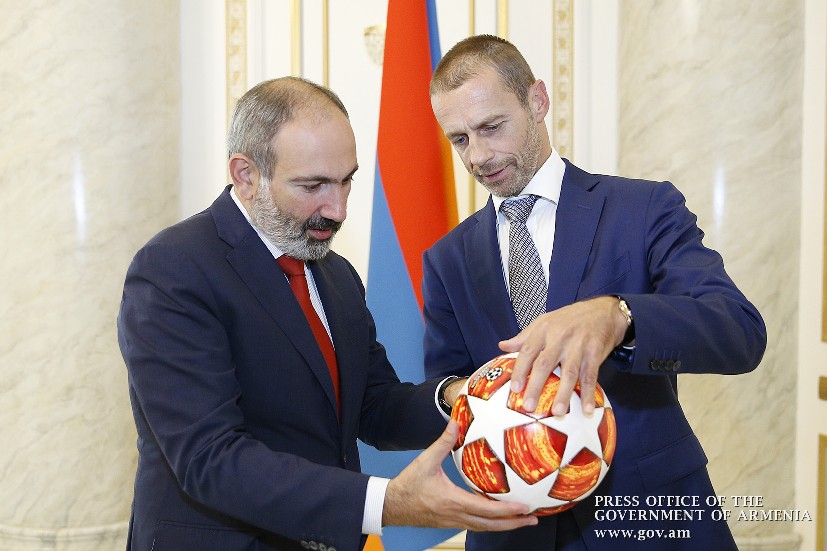 УЕФА будет и впредь способствовать развитию футбола в Армении - Александр Чеферин