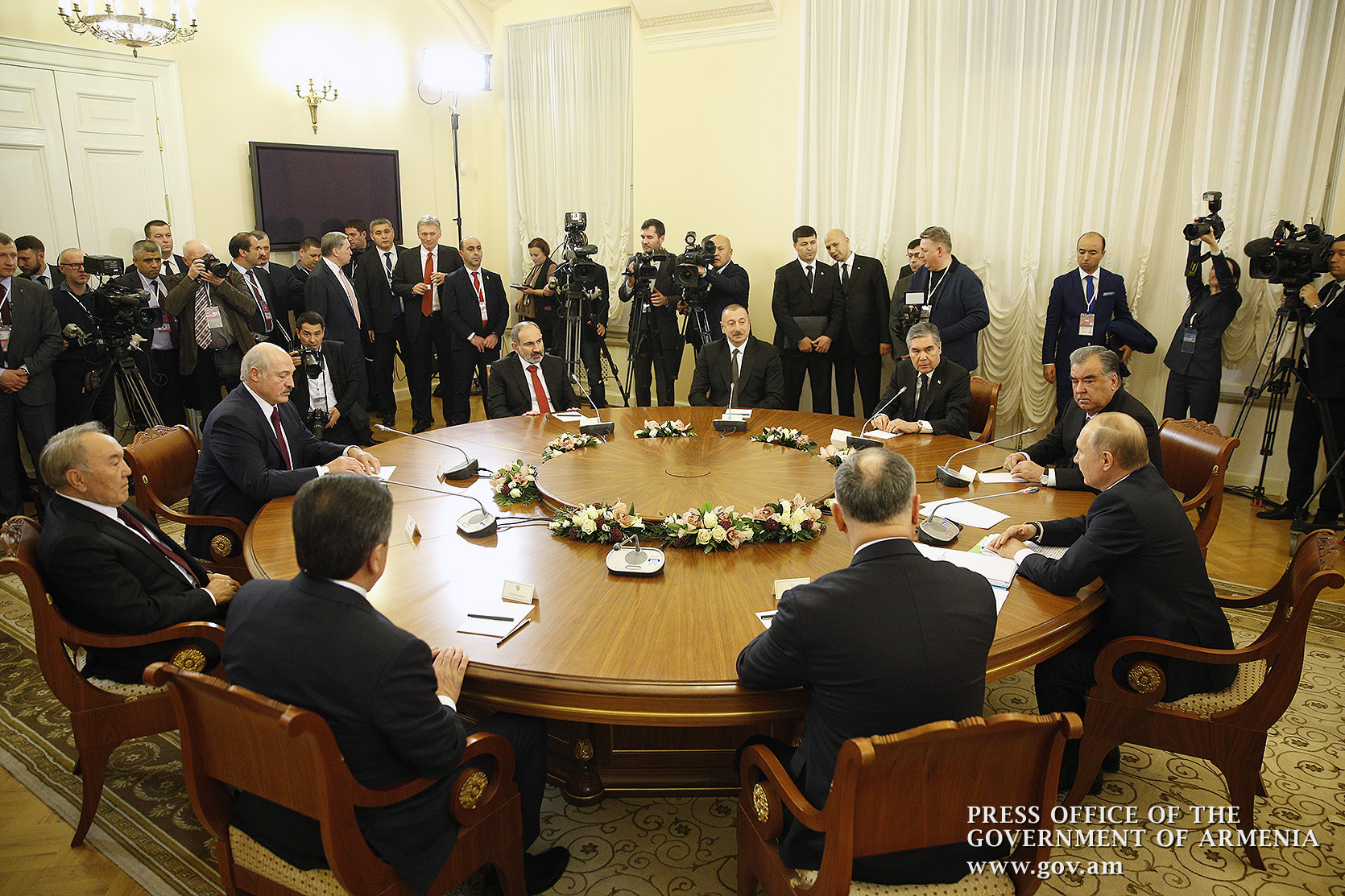 Пашинян принял участие в неформальном саммите глав государств-участников СНГ
