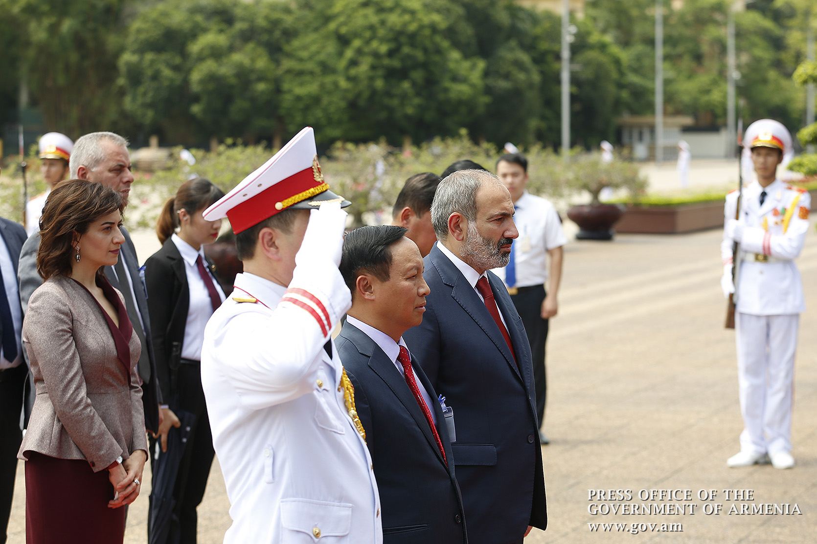 Հարգանքի տուրք ու շրջայց. մեկնարկել է վարչապետի պաշտոնական այցը Վիետնամ