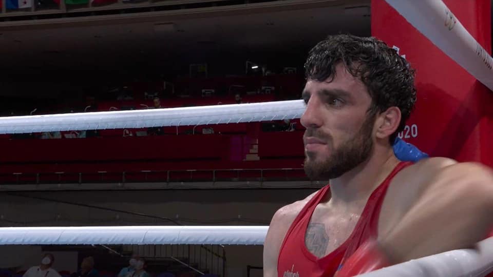 Боксер Ованнес Бачков в Токио одержал победу над азербайджанцем