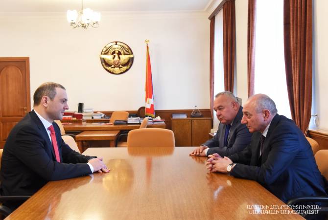 Бако Саакян принял секретаря Совбеза Армении Армена Григоряна