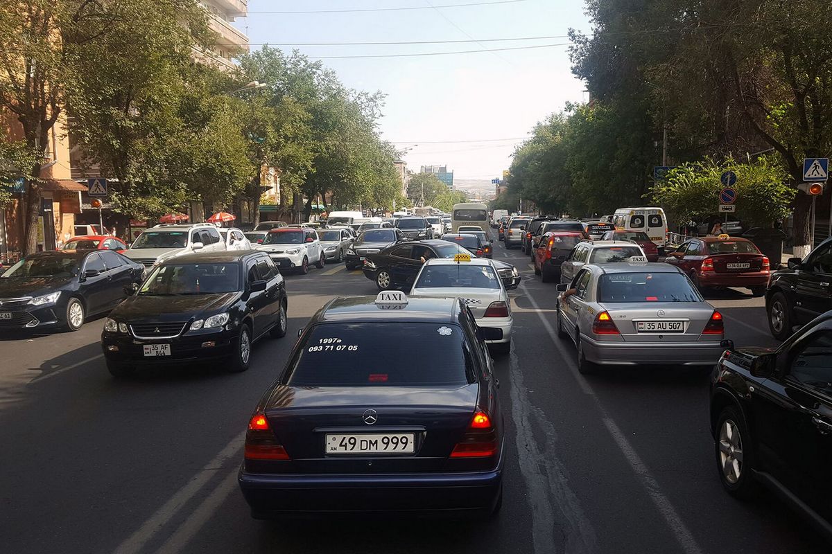 Мы добились снижения аварий и жертв на дорогах - премьер Армении