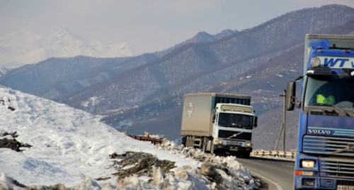 Военно-Грузинская дорога временно закрыта для грузовиков из-за непогоды