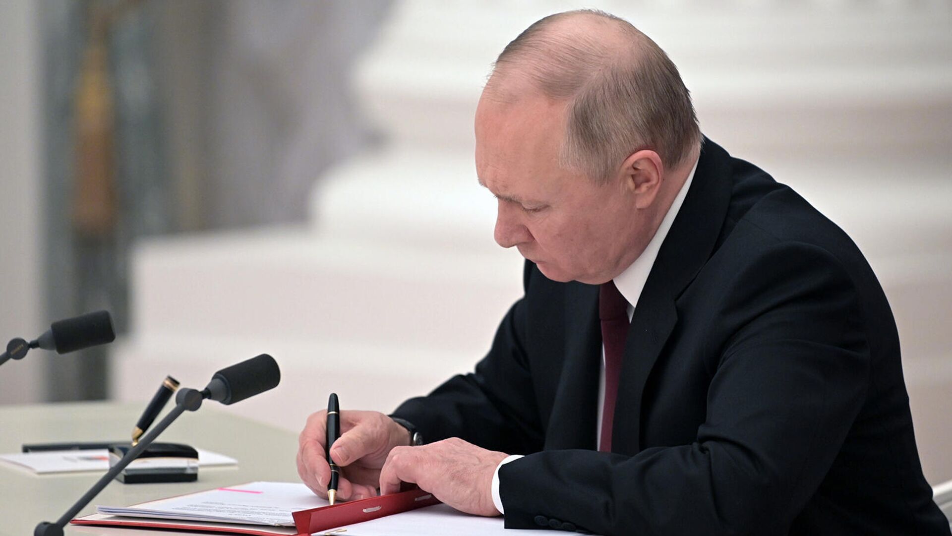 Путин подписал указ o призыве в армию 147 тыс. человек