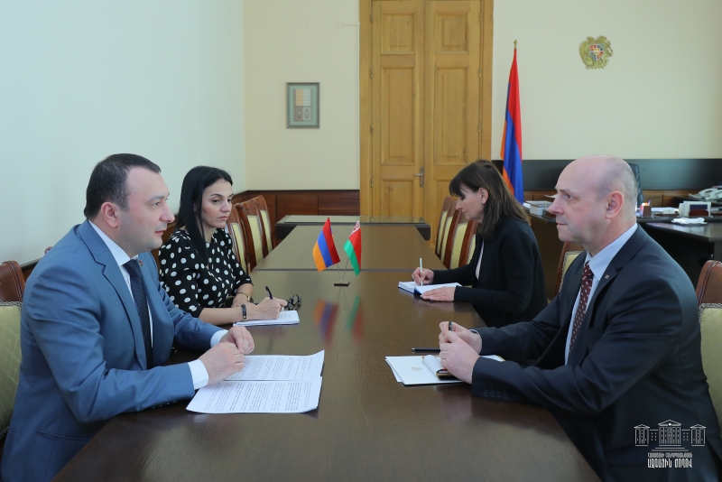 Вице-спикер парламента Армении принял посла Беларуси