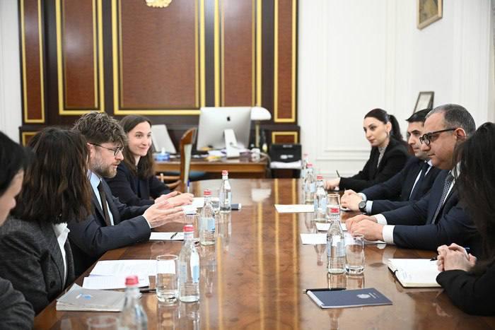 Курс на «евроинтеграцию» становится попросту политической витриной перед выборами