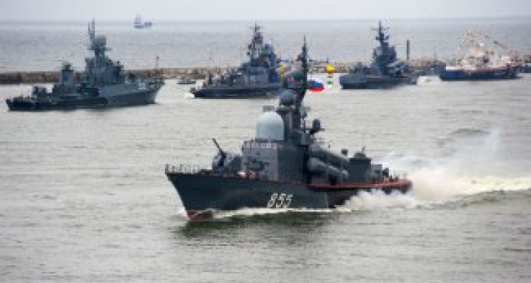 Российские корабли на Каспии отработали тактику ведения морского боя