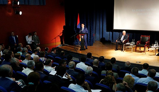 Премьер: Армения продолжит развивать атомную энергетику