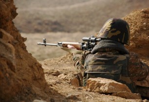 Азербайджанские ВС вновь подвергли интенсивному обстрелу карабахские позиции
