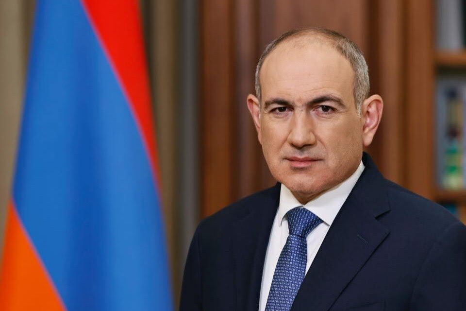 Пашинян извинился за оскорбительные высказывания в адрес священнослужителей 