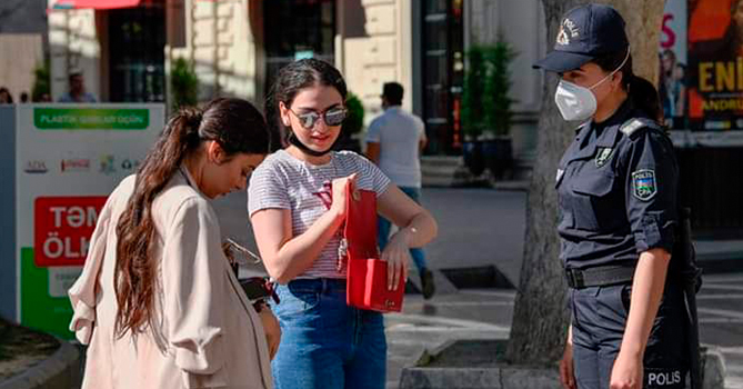 В Азербайджане в два раза повысили штрафы за неношение масок