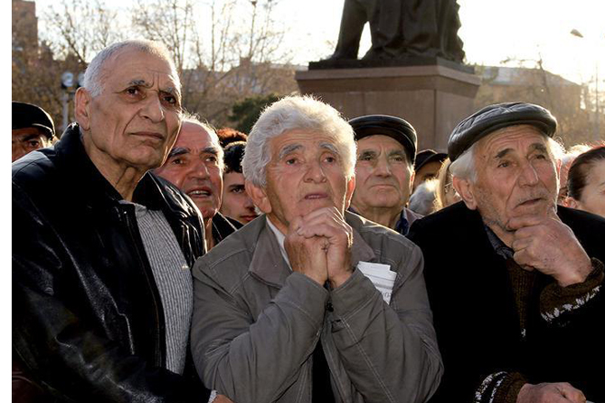 С 1 апреля пенсии в Армении будут повышены