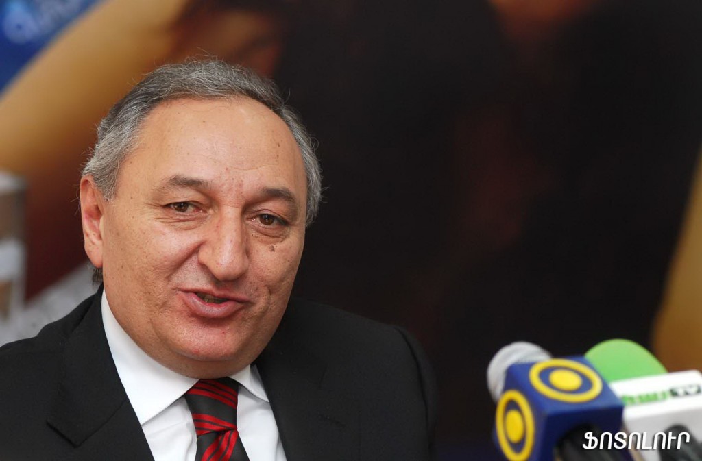 Эксперт: Армянская экономика переживает агонию и без девальвации рубля 