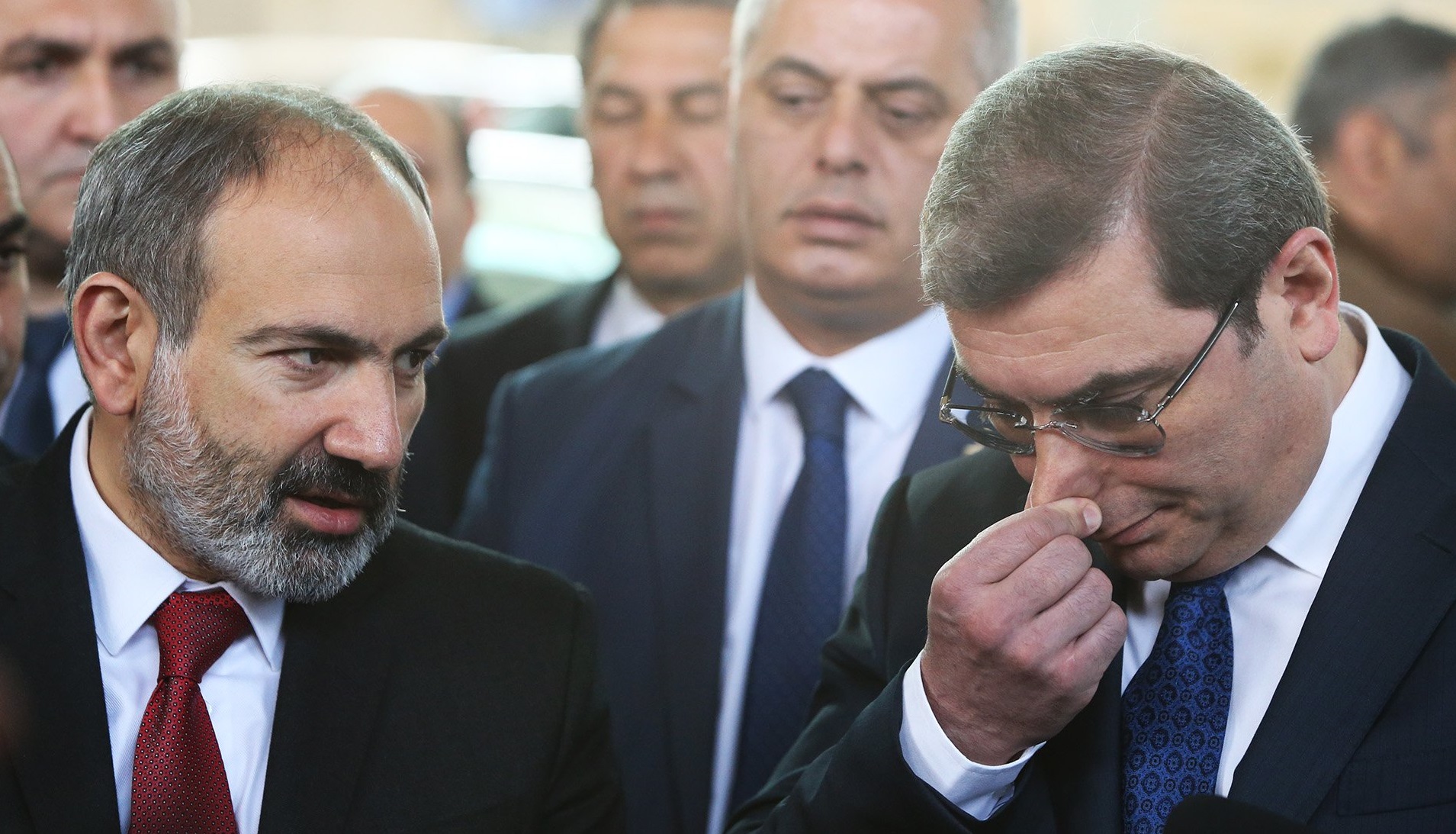 Почему ушел главный финансист Армении - пресса дня
