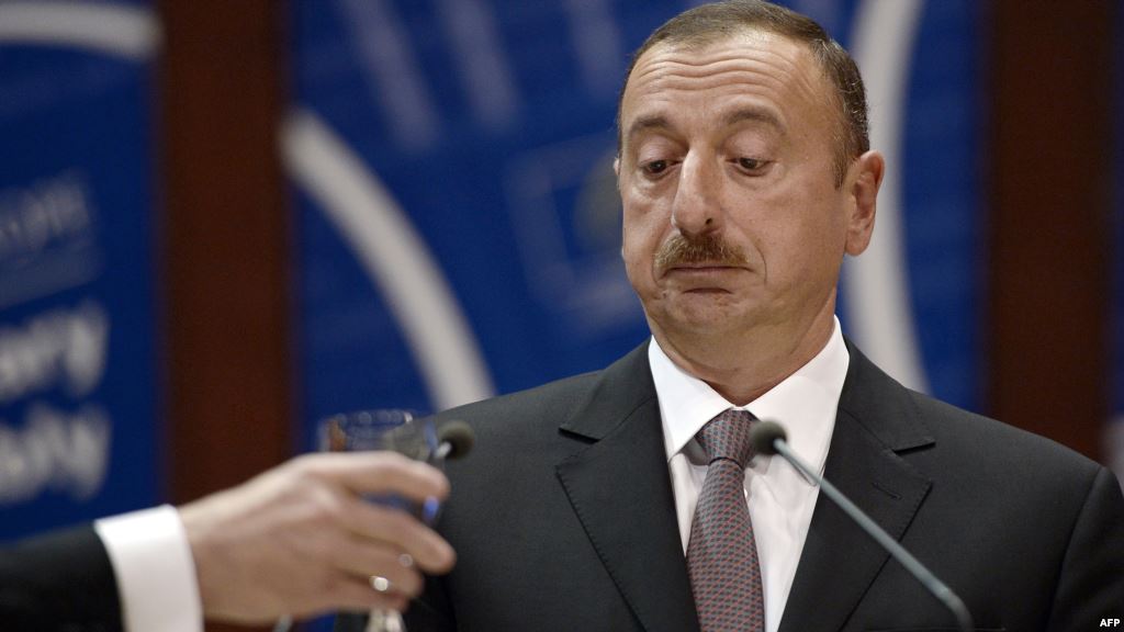 Алиев в тупике: Российский 