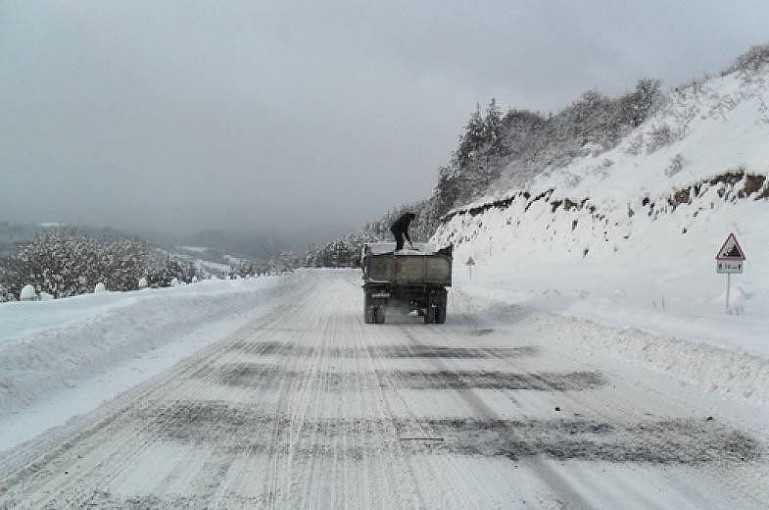 Внимание водителям: Некоторые дороги в Армении закрыты из-за погодных условий