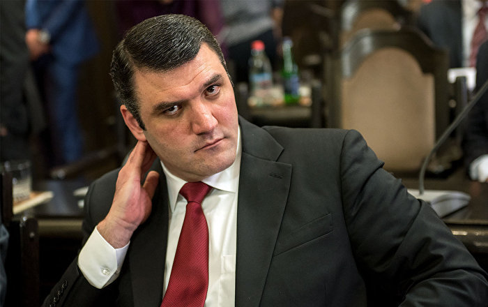 Бывший генпрокурор Армении Костанян не планирует возвращаться в страну до конца года